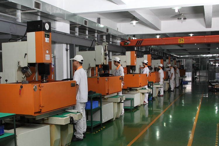 EDM machine line inside Bluestar's factory No.1 蓝星工厂内EDM机线